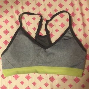 Nike Indy Light Sports Bra